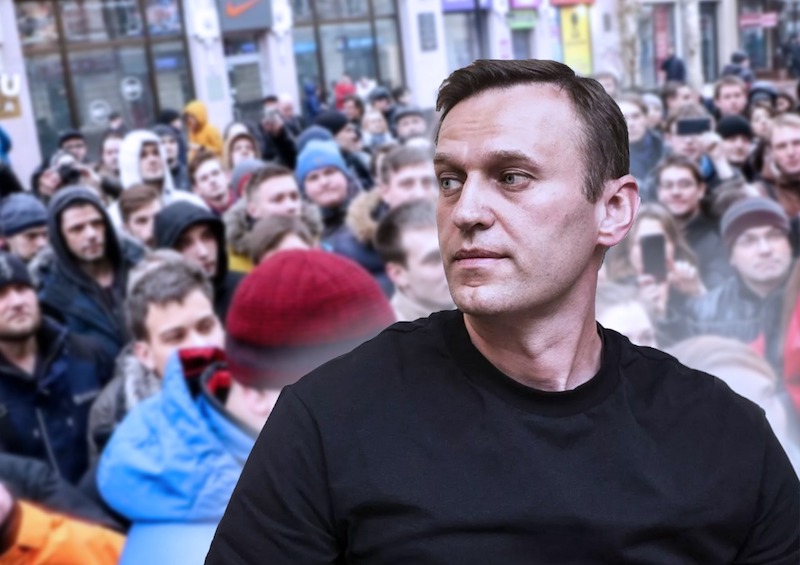 Родителей просят поговорить с детьми про митинг в защиту Навального