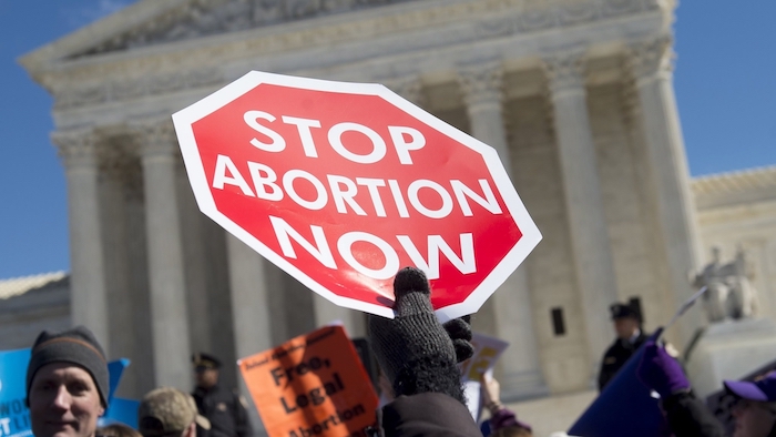 В США приняли законопроект, запрещающий аборты с шестой недели беременности
