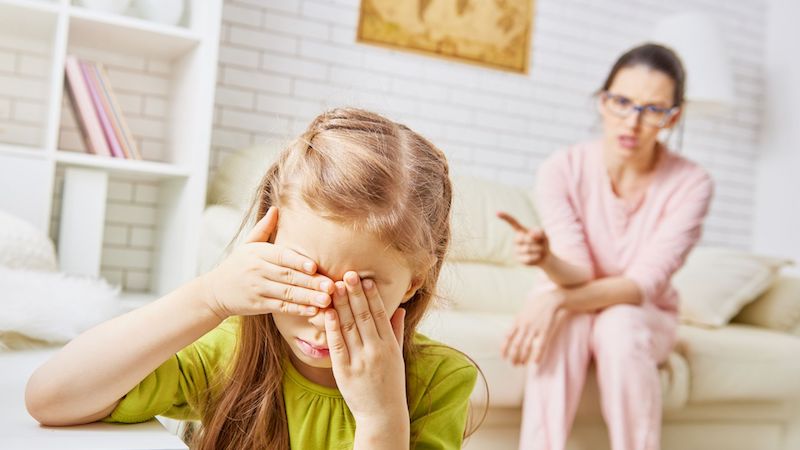 Семейный психолог: должны ли родители признавать ошибки в воспитании?