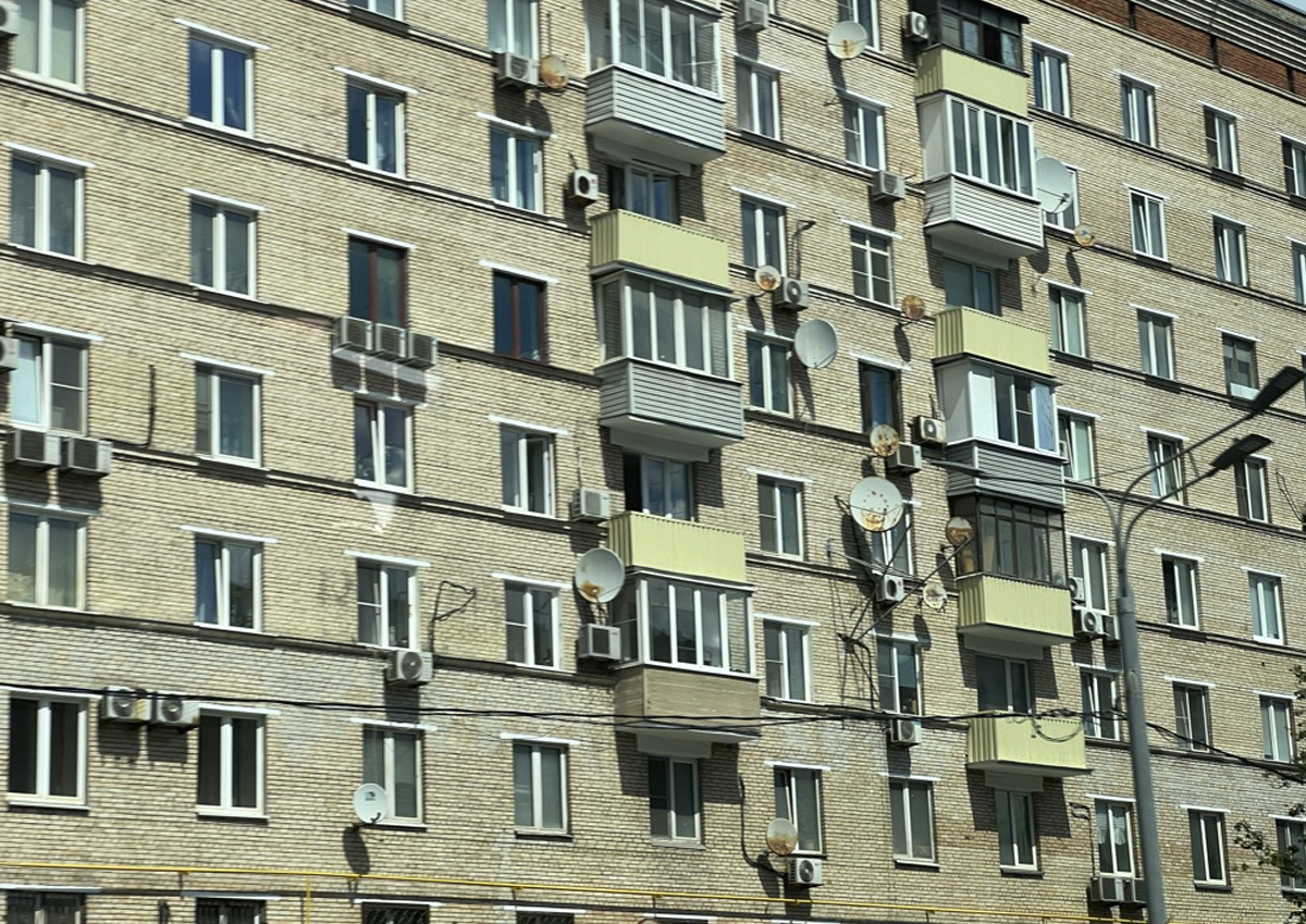 Жителей подъездов двух домов в Нижегородском районе ждет сюрприз