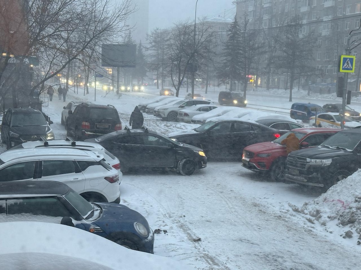 Как российские трассы переживают очередную волну снегопадов