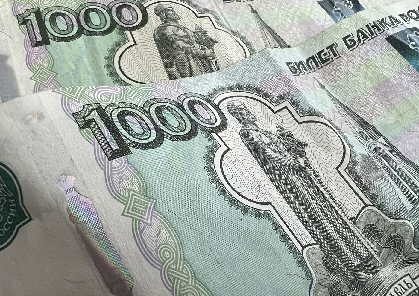 Гражданина обязали заплатить налог за автомобиль, проданный 12 лет назад