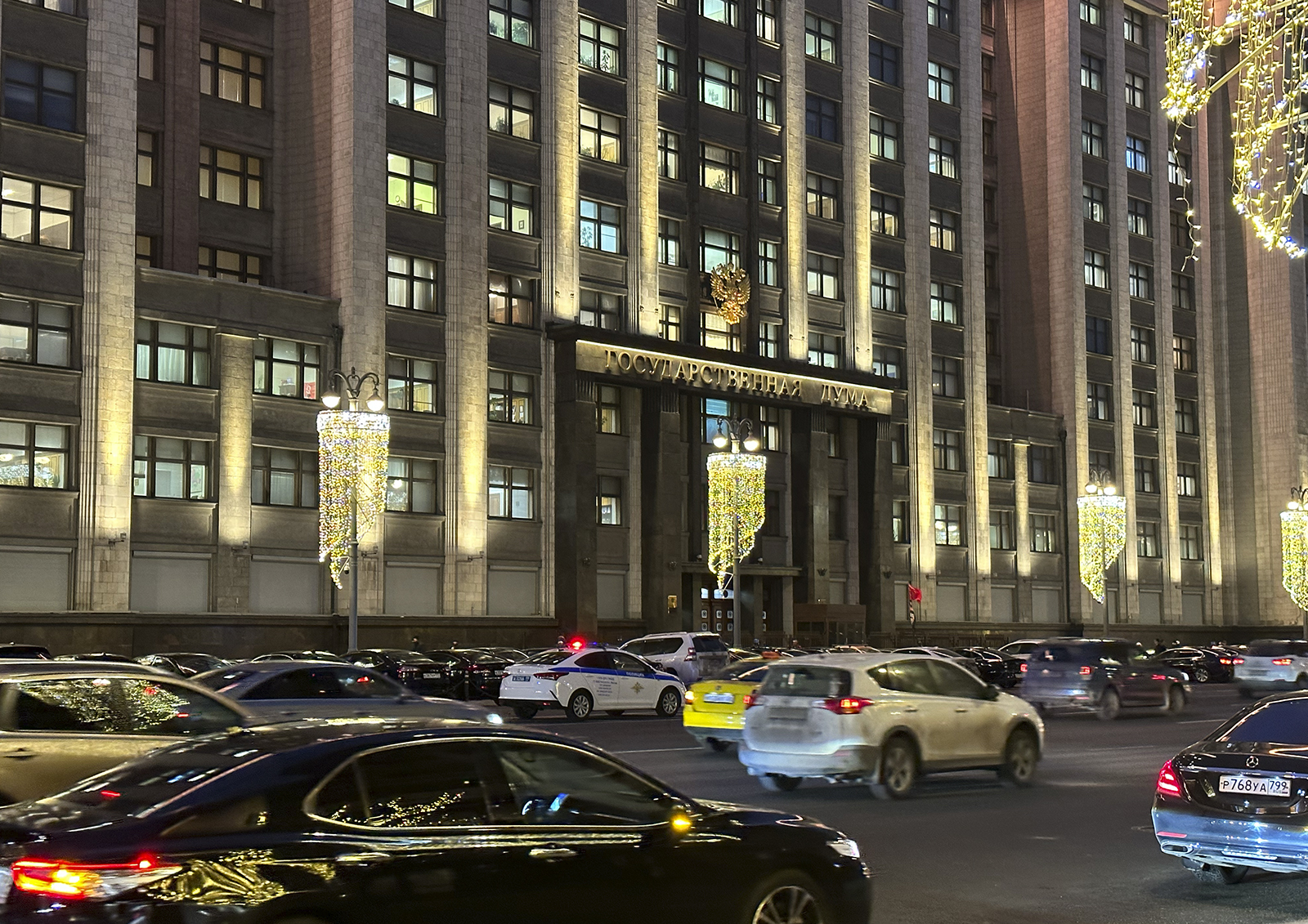 Работников запретят увольнять в период беременности жен