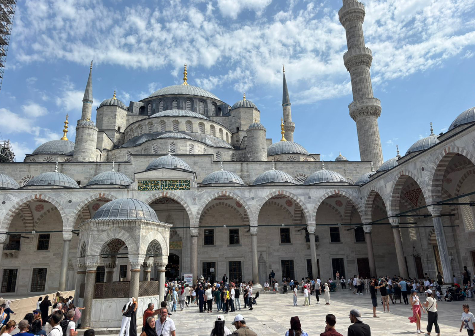 Турецкие банки усилили проверки, но туристов это не коснулось