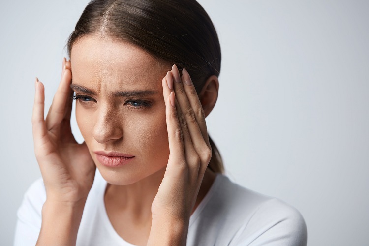 Клинический психолог объяснила психологические причины головной боли
