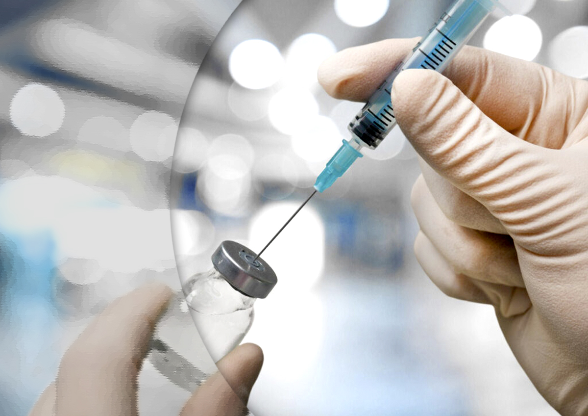 Мясников опроверг вероятность заболеть после вакцинации