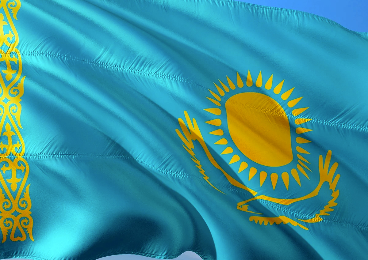 Жителям Казахстана приходится тратить на еду почти 70% своих доходов