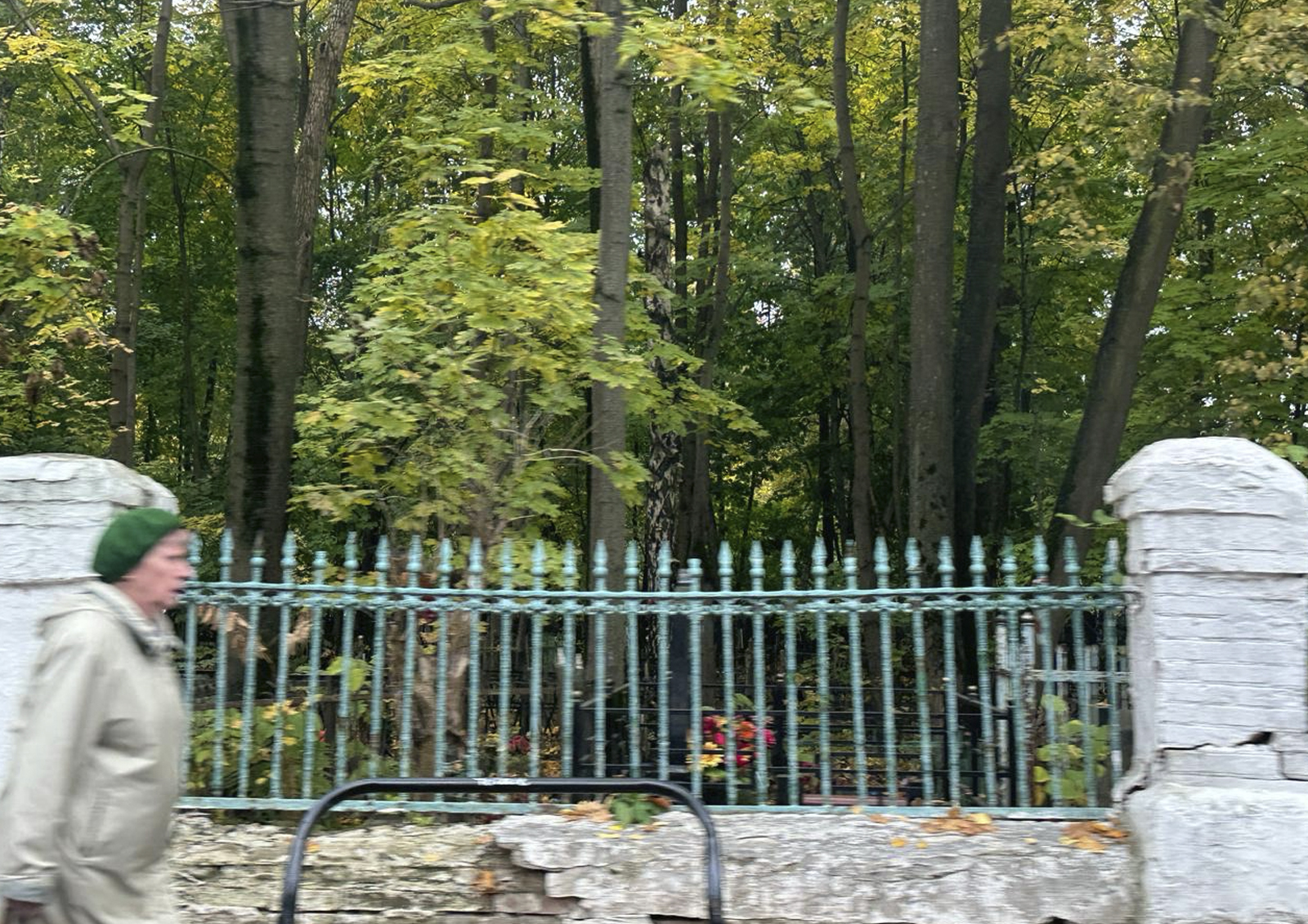 В Подмосковье приводят в порядок могилы героев Великой Отечественной войны