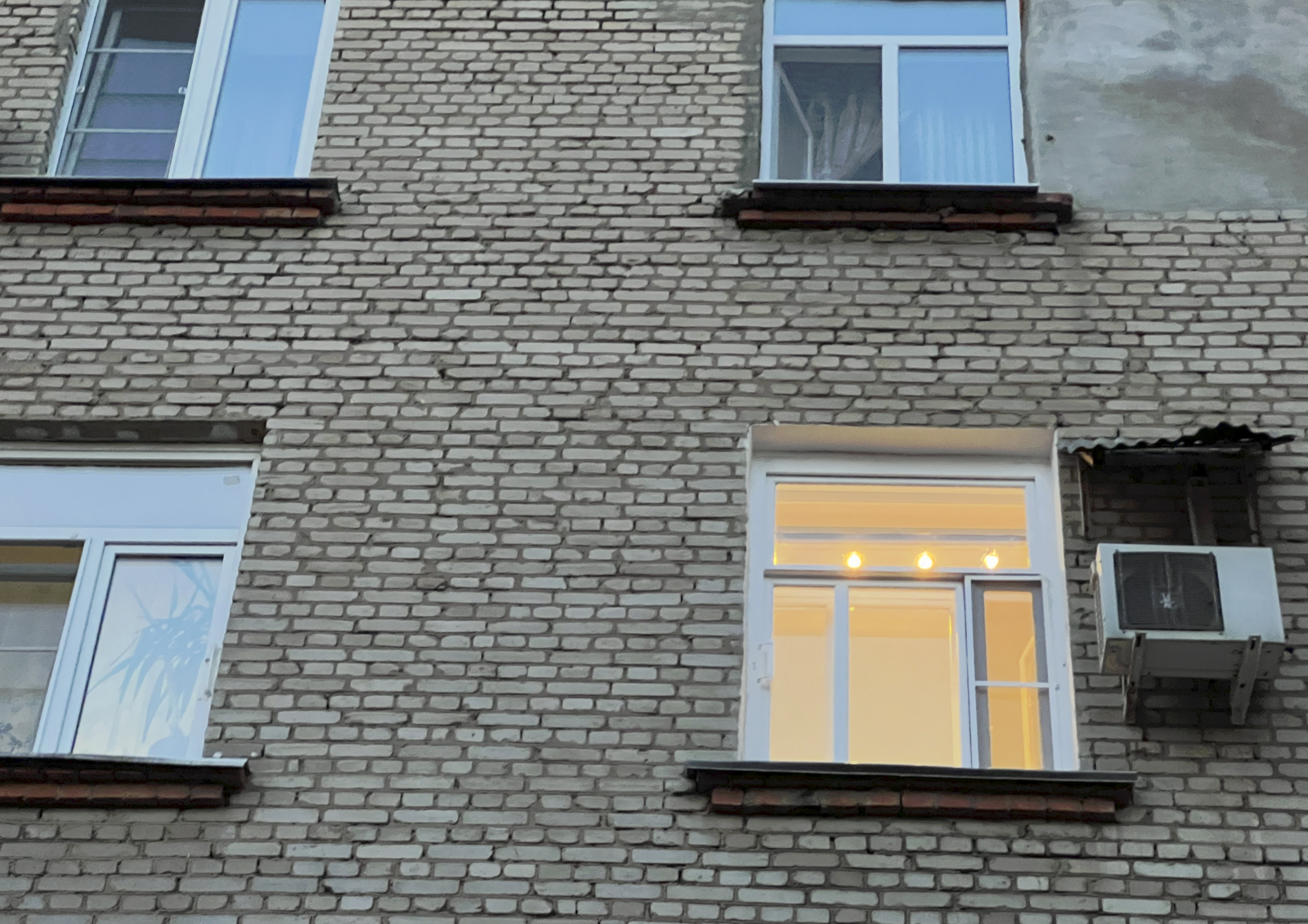 Мужа обязаны вселить к жене в квартиру, предоставленную ей по договору соцнайма