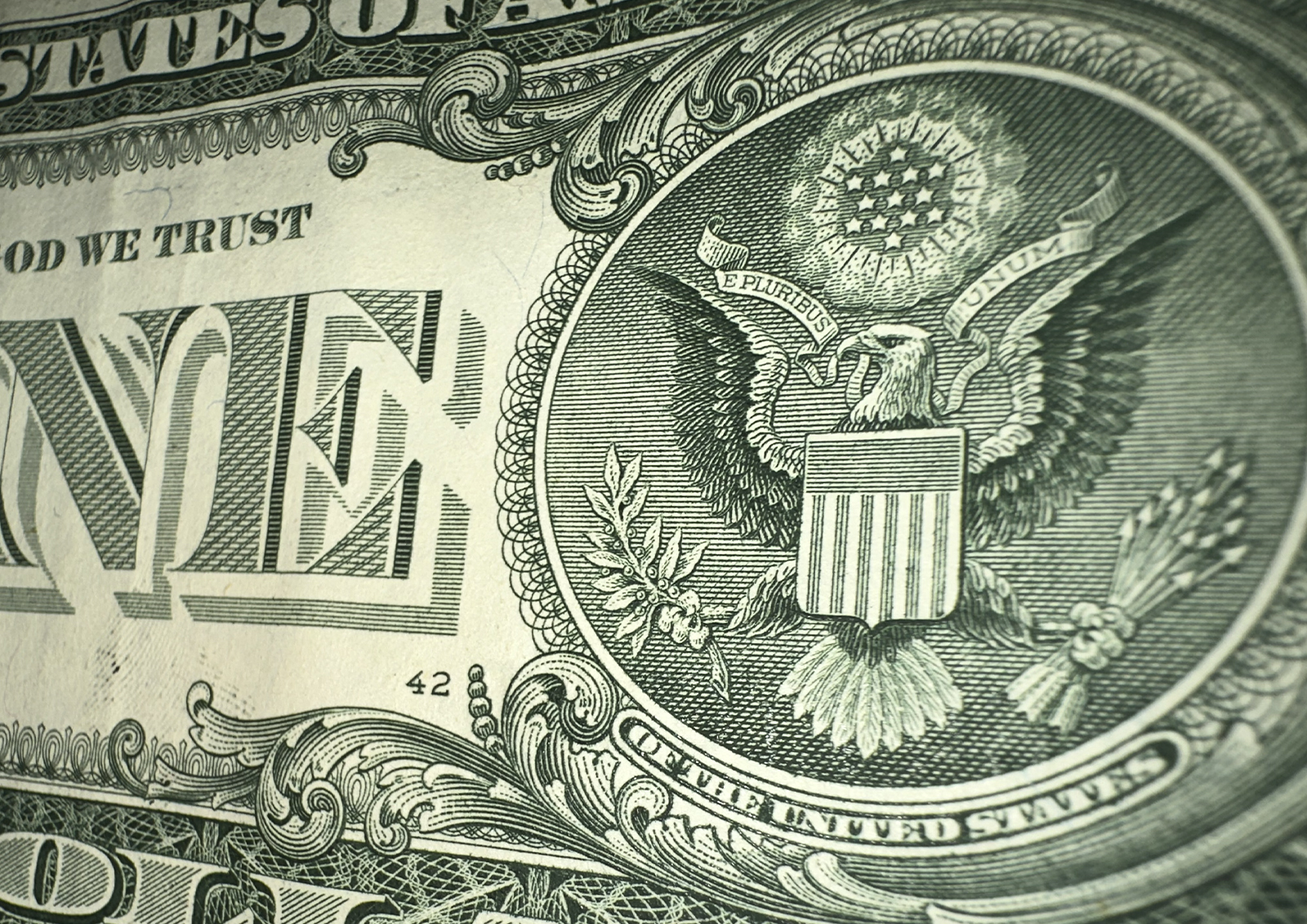 Названы три причины роста цен на нефть