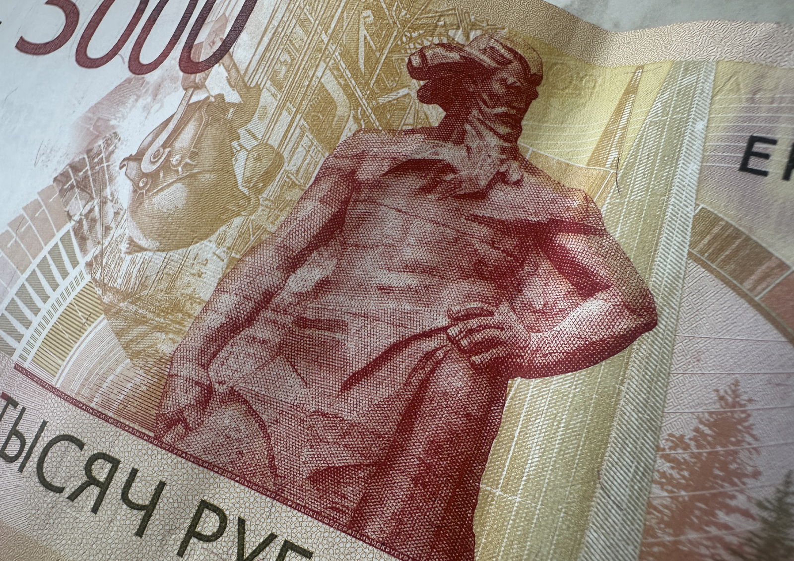 Жителя Томска оштрафовали на 30 тыс. рублей за запуск дрона с крыши жилого дома