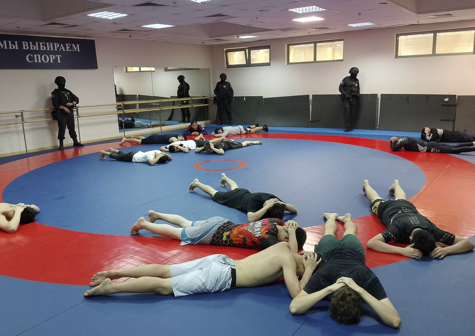 В спортивном клубе в Мытищах задержали нелегальных мигрантов