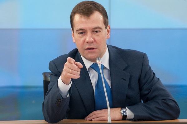 Медведев: рассказывать о нацпроектах надо активнее