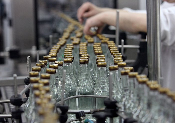 С 1 января в России вырастут минимальные цены на водку, коньяк и бренди