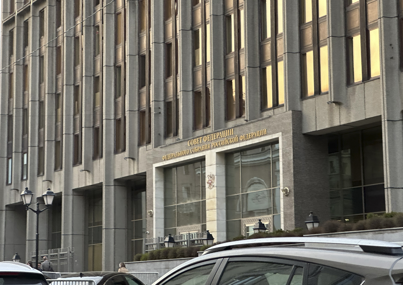 СФ поддержал закон о приоритете кровных родственников в опеке над сиротами