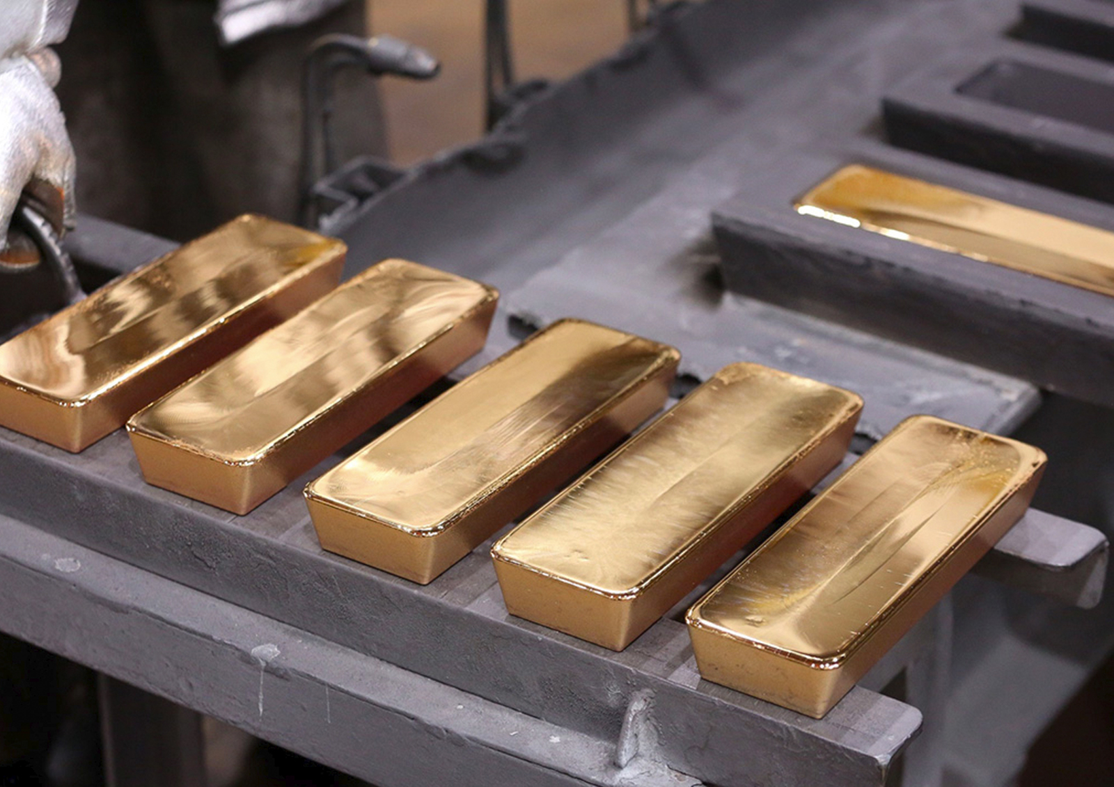 Экономист Беляев посоветовал не уповать на золото как на спасительный резерв