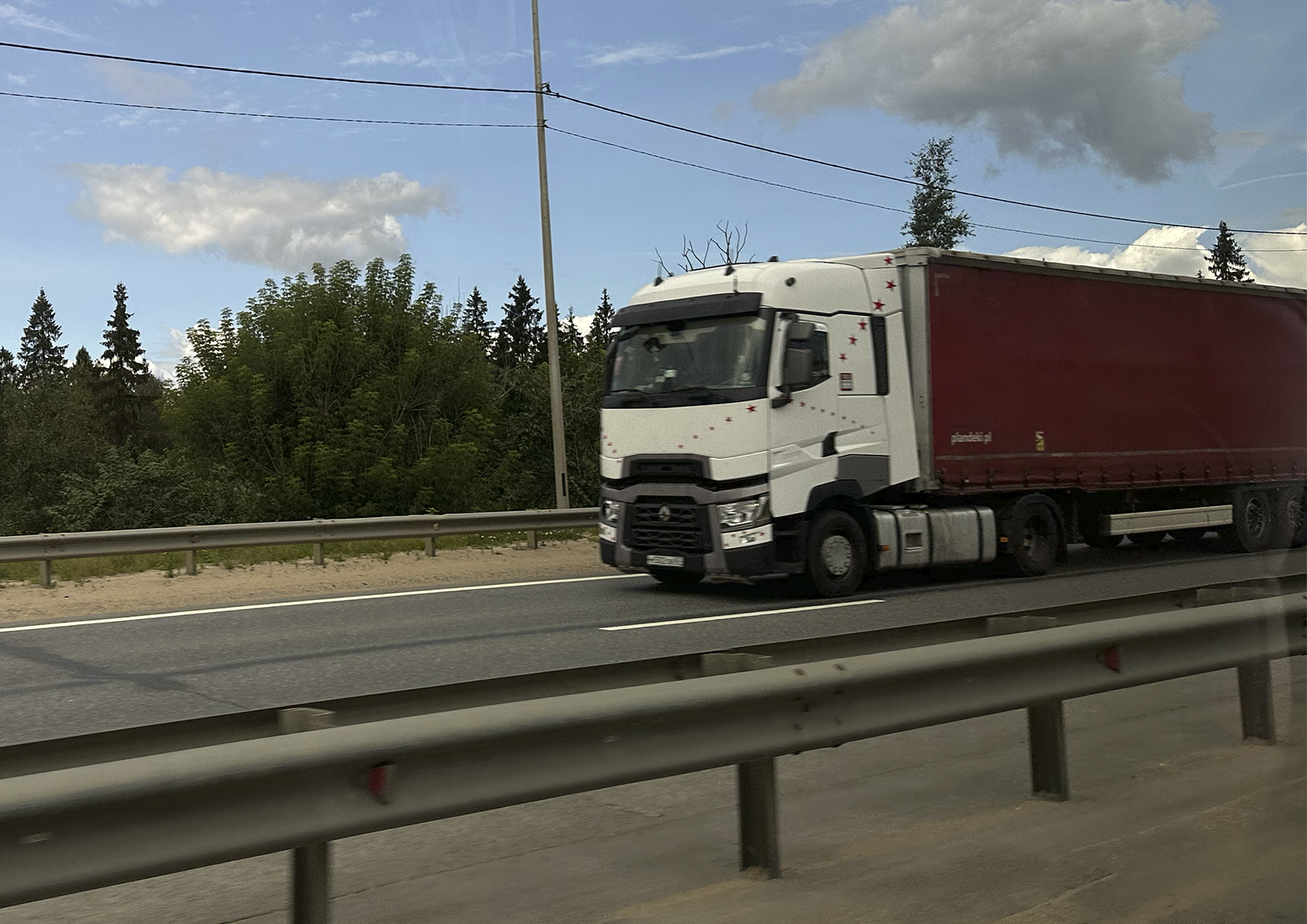 Продажи грузовиков упали в России