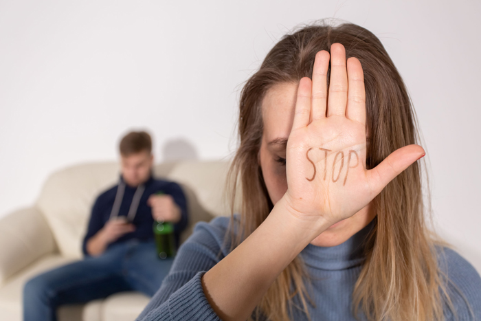 Психолог оценила меры Госдумы по борьбе с домашним насилием как недостаточные в период самоизоляции
